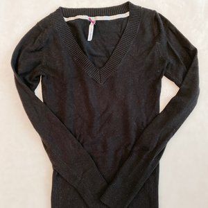 Black V-Neck Sweater Smart Set